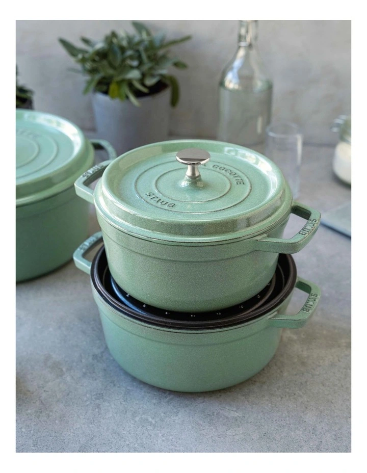 Round Cocotte 20cm in Sage Green image 6