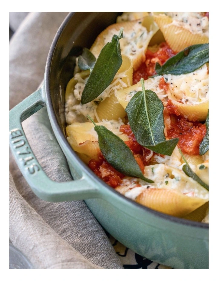 Round Cocotte 28cm in Sage Green image 3