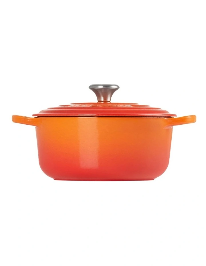 Signature Round Casserole 20cm/2.4Lt in Volcanic image 2