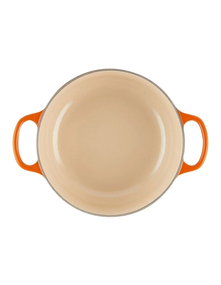 Signature Round Casserole 20cm/2.4Lt in Volcanic image 4