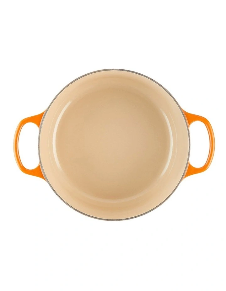 Signature Round Casserole 24cm/4.2Lt in Volcanic image 4