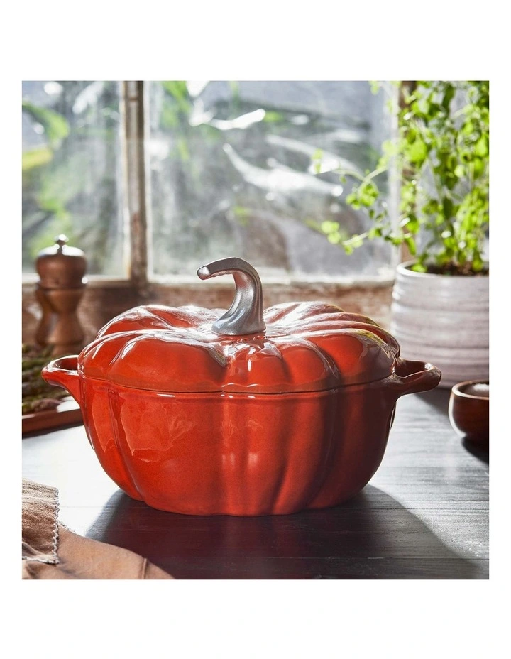 Pumpkin cast Iron Cocotte 24cm in Orange image 2