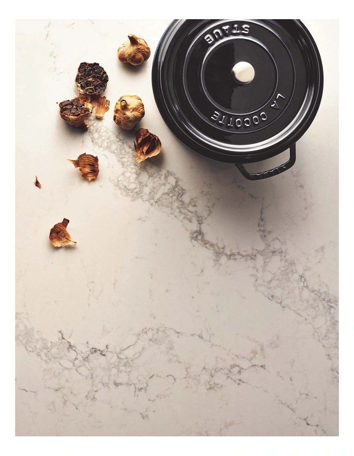 Round Cocotte 18cm/1.7L  in Black image 2