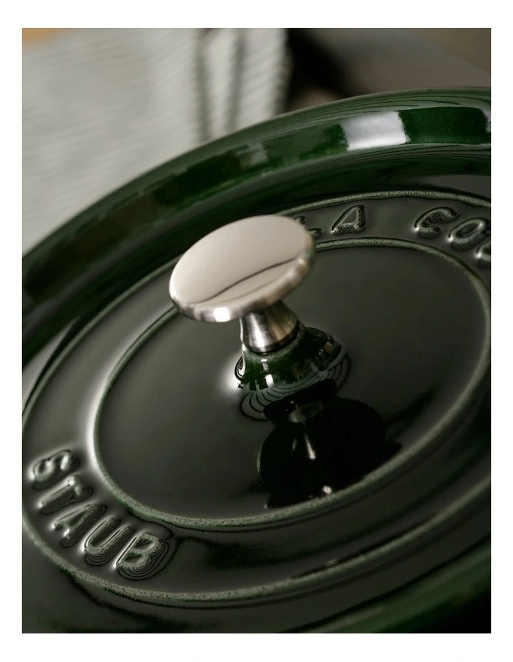 Round Cocotte Basil 18cm/1.7L  in Green image 3