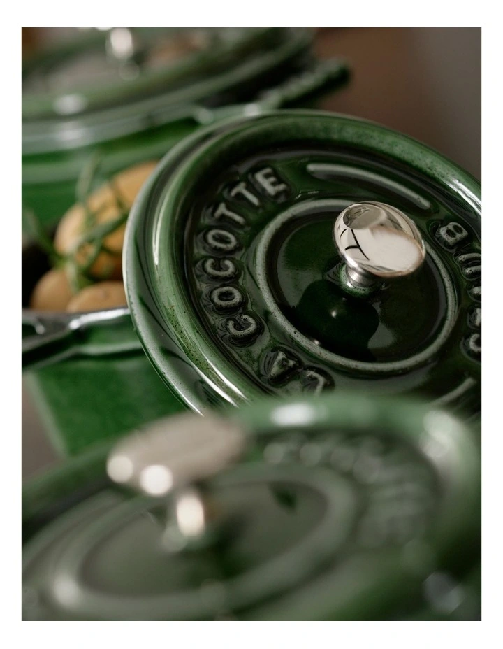 Round Cocotte Basil 18cm/1.7L  in Green image 6