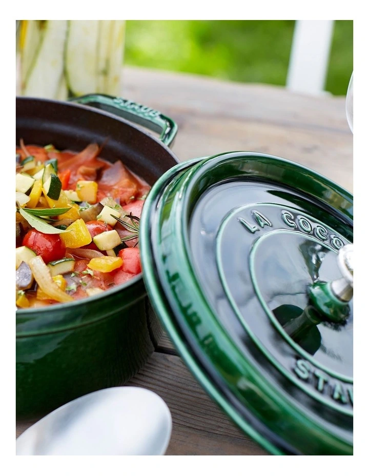 Round Cocotte Basil 18cm/1.7L  in Green image 7