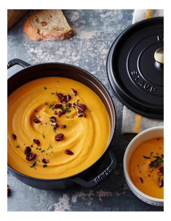 Cast Iron Round Cocotte in Black image 5