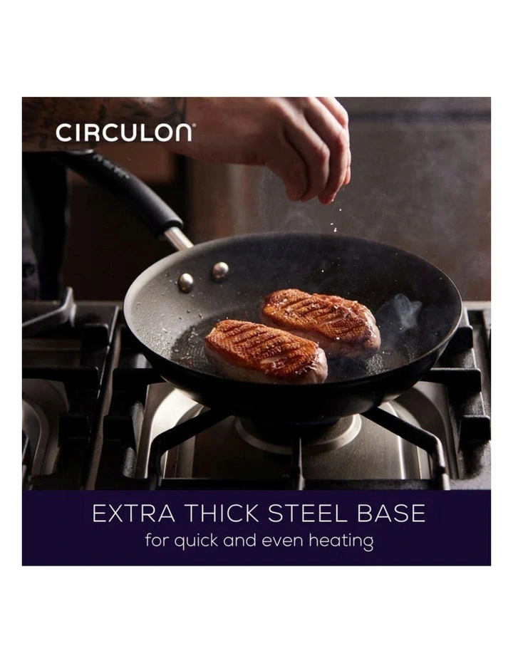 Total Nonstick Induction Covered Sauteuse 28cm/4.7L in Black image 5