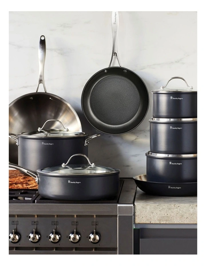 Bi-Ply Professional Saute Pan 26cm/3.0L in Black image 2