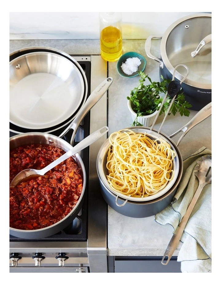 Bi-Ply Professional Saute Pan 26cm/3.0L in Black image 3