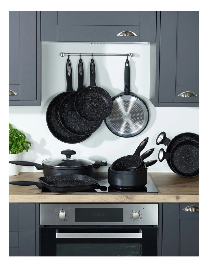 Ultimate Forged Saucepan 16cm in Black image 5