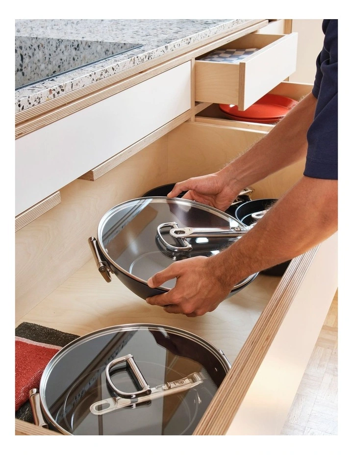 Space Non Stick wok With Lid 32cm/12.5inch in Blue image 3