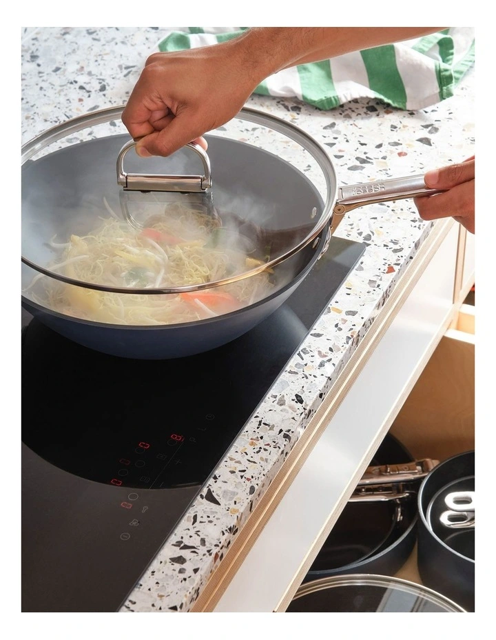 Space Non Stick wok With Lid 32cm/12.5inch in Blue image 4