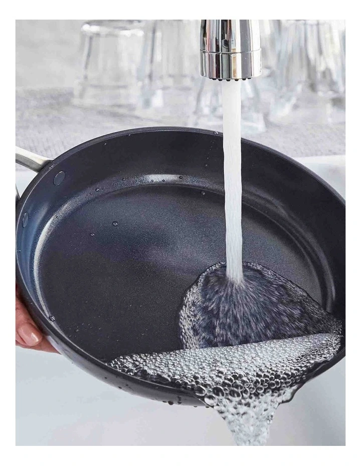 GP5 Frypan 24cm in Black PFAS-free ceramic non-stick image 5