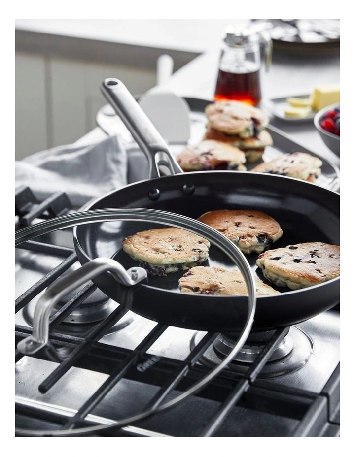 Omega Frypan With Lid 30cm in Black image 2