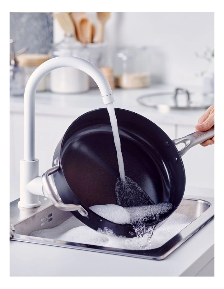 Omega Skillet With Lid 28cm PFAS-free ceramic non-stick image 4