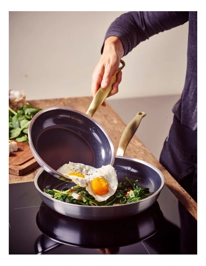 Premiere Gold 2pc Frypan set (26cm 20cm) PFAS-free image 3