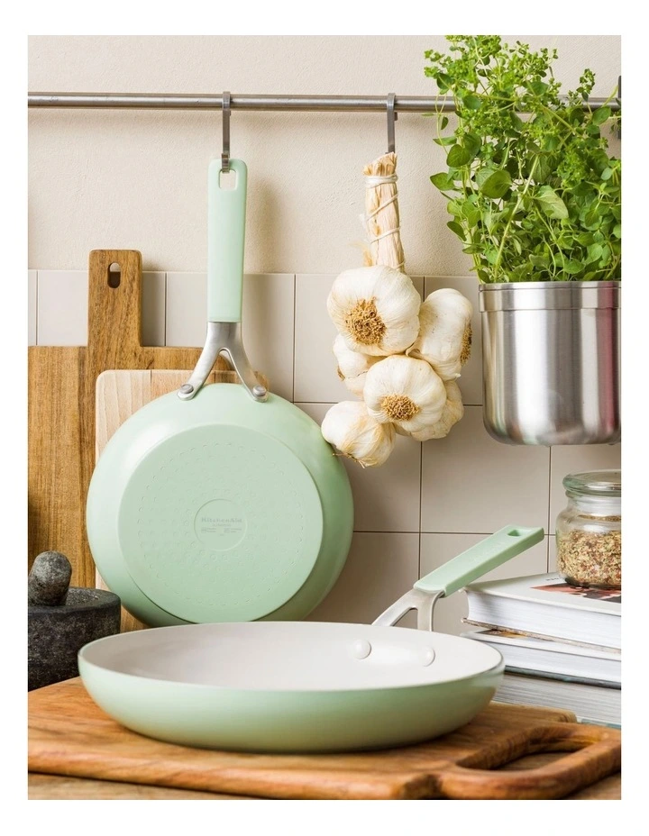 KitchenAid Aluminium 2pc frypan set (20/28cm) Pistacho image 6