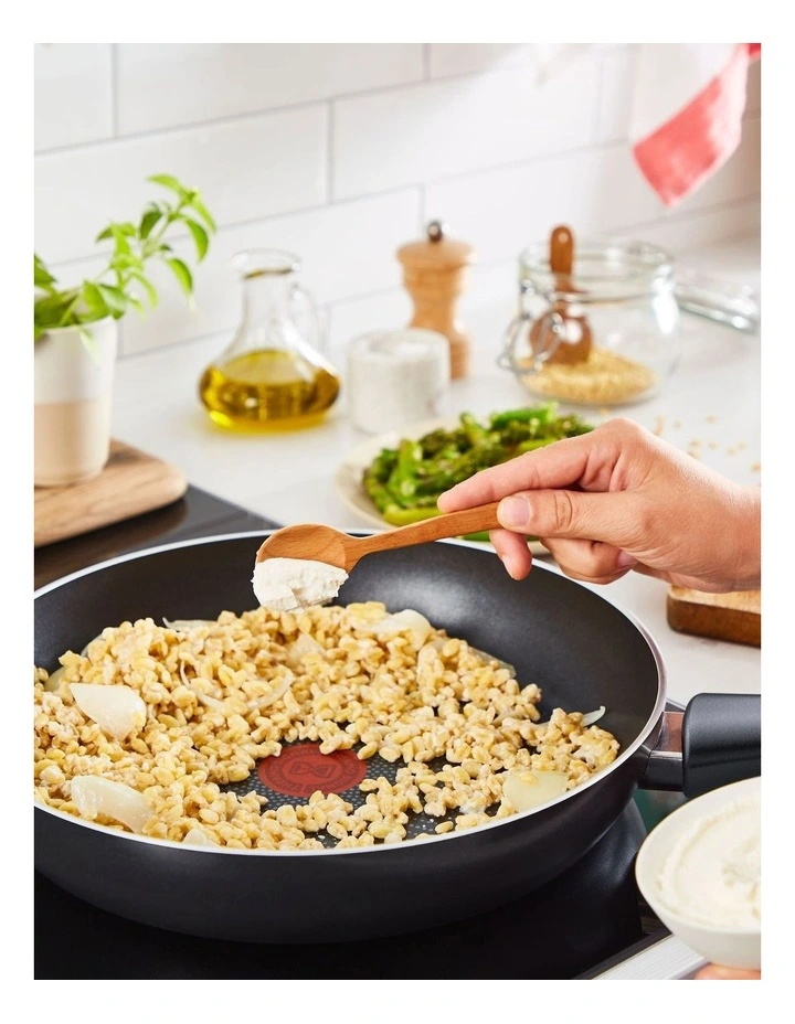 Generous Cook Induction Non-Stick Frypan 32cm in Black image 4