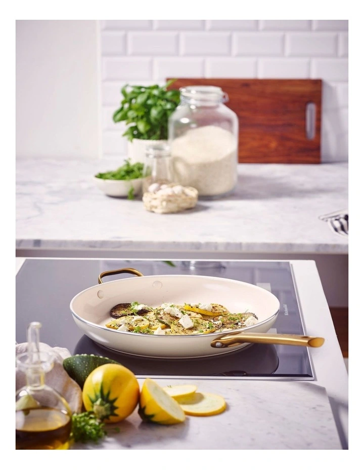 Padova Frypan 32cm with HH Cream PFAS-free image 3