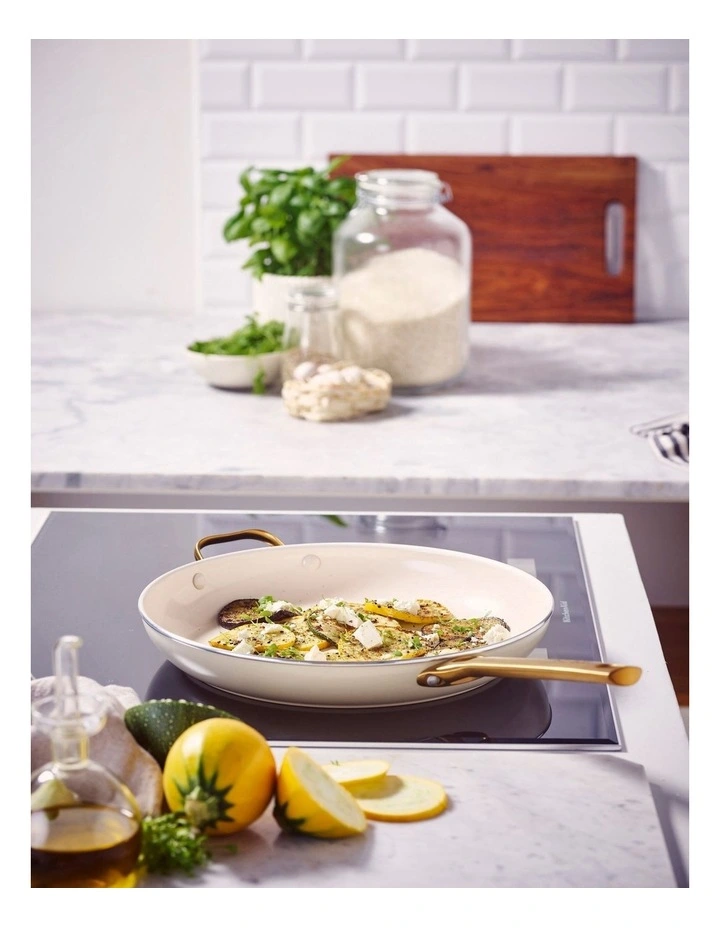 Padova Frypan with HH 32cm in Cream image 3
