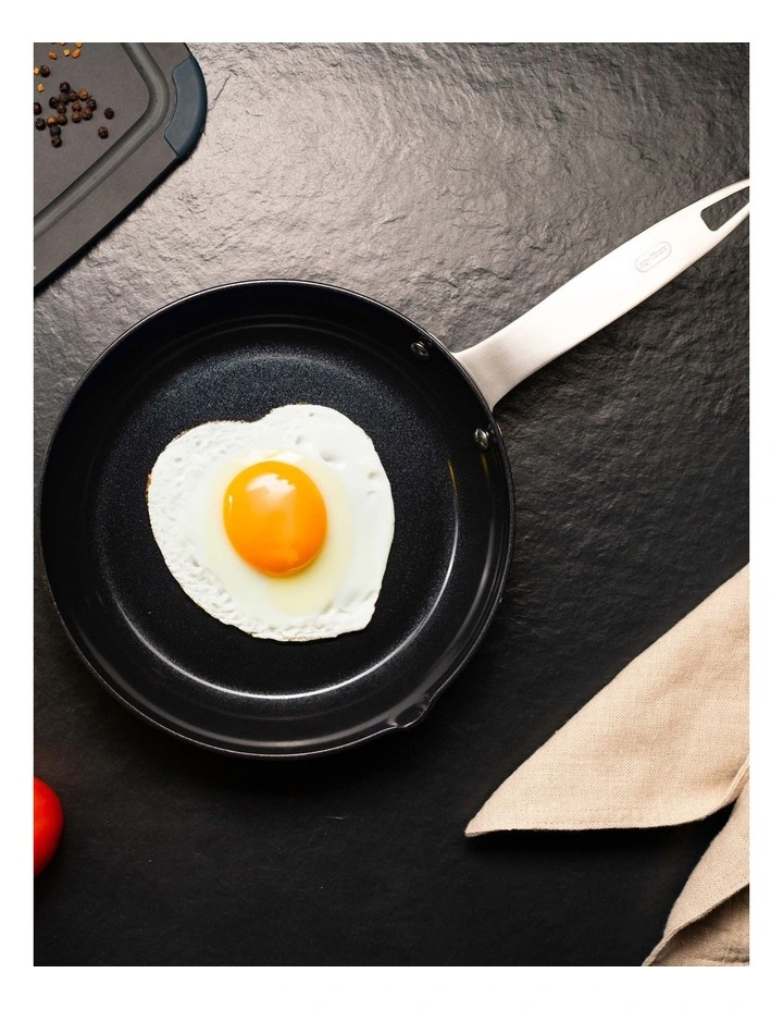 Ultimate Pro Frypan PFAS Free 20cm in Grey/Silver image 3