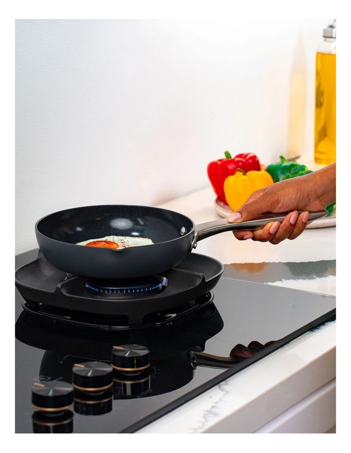 Ultimate Pro Frypan PFAS Free 20cm in Grey/Silver image 4