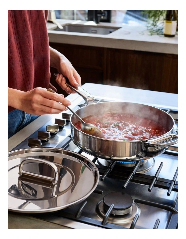 Space Stainless Steel Saute pan with Lid 28cm in Silver image 3