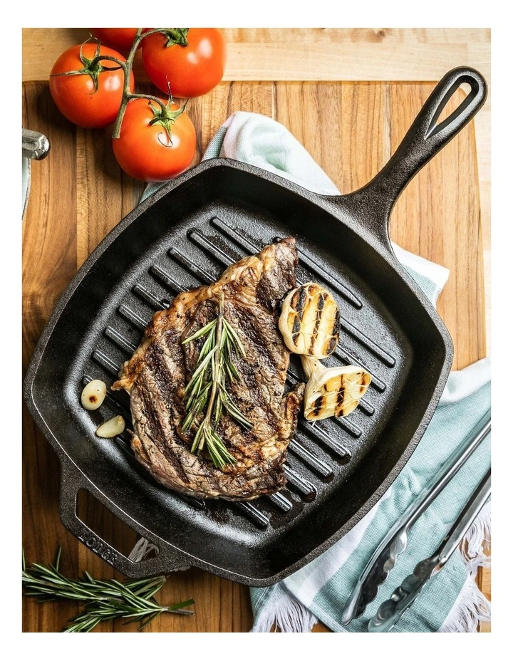 Square Cast Iron Grill Pan With Helper Handle 26cm in Black image 6