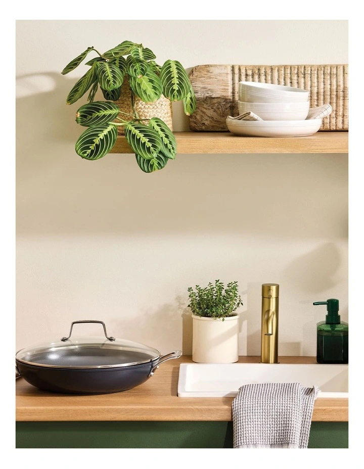 ENSC Glass Lid Saute Pan 26cm in Black image 4