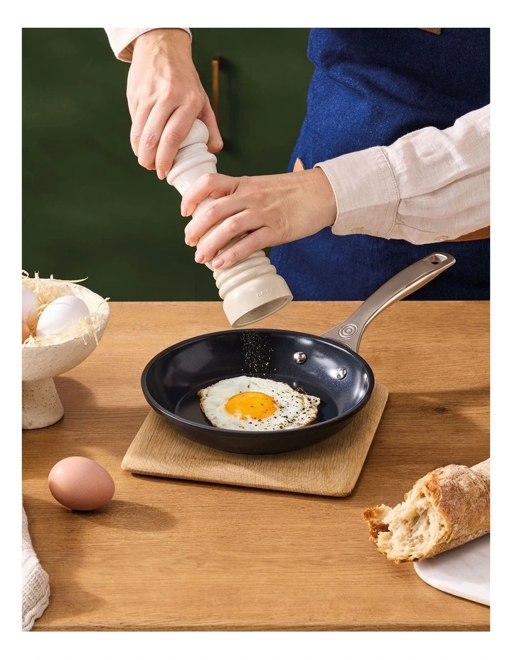 ENSC Shllw Frying Pan 20cm in Black image 5