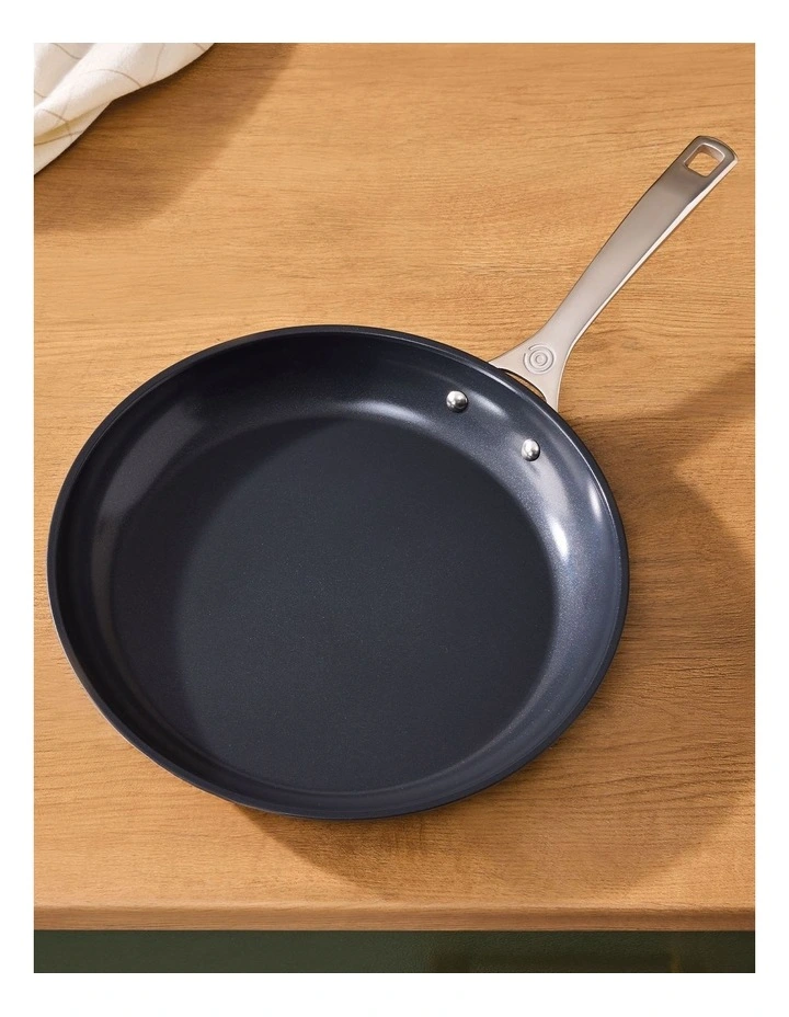 ENSC Shllw Frying Pan 28cm in Black image 6