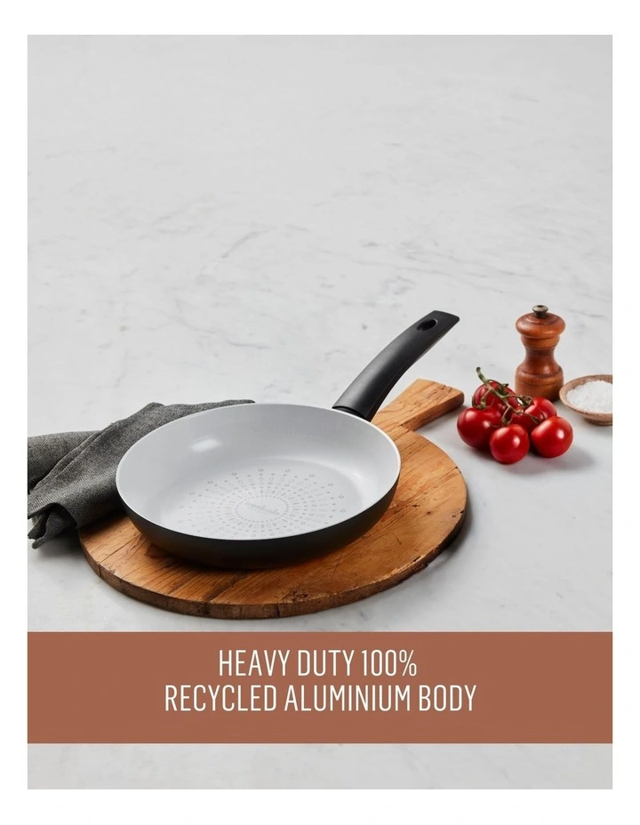 Essenza Nonstick Ceramic Open French Skillet 24cm in Black image 4