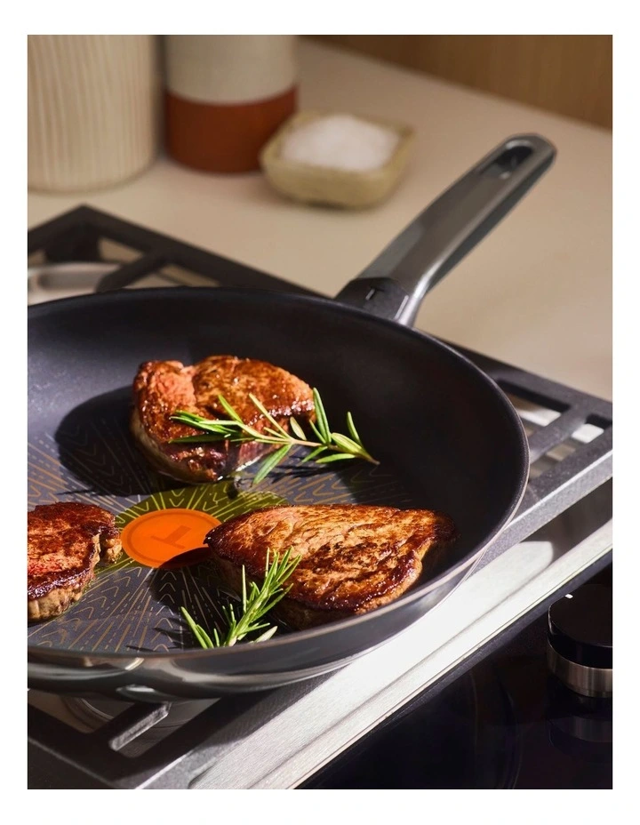 Emotion Flavors Induction Oil Concentrating Non-Stick Frypan 28cm in Silver image 2