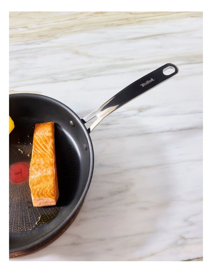 Excellence Induction Non-Stick Frypan 30cm in Black image 5