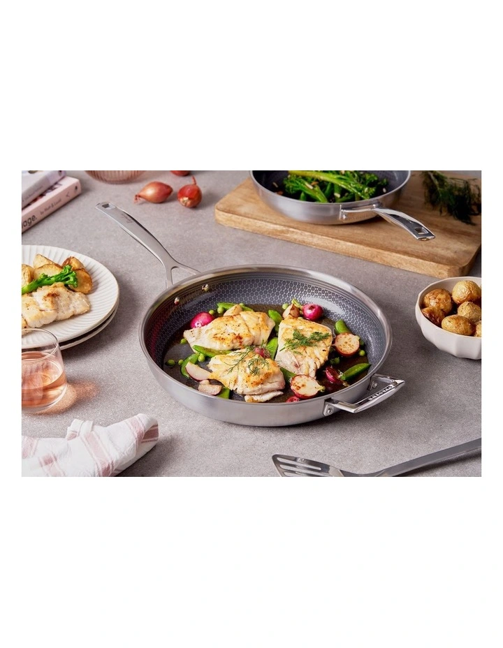 Pyrohex Fry Pan w/helper handle 32cm image 7