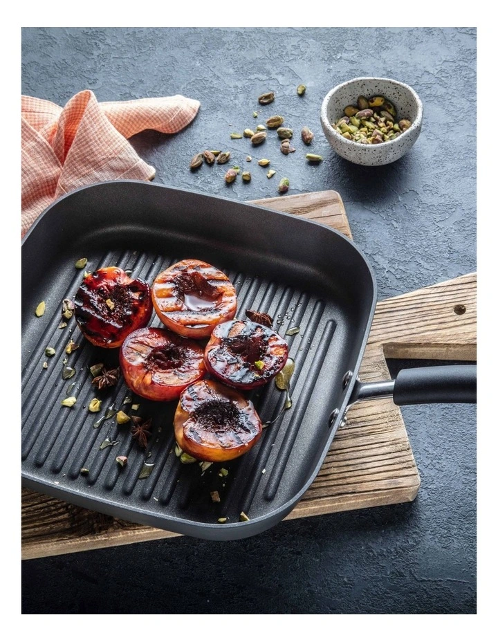 Total Nonstick Grill Pan 28cm image 2