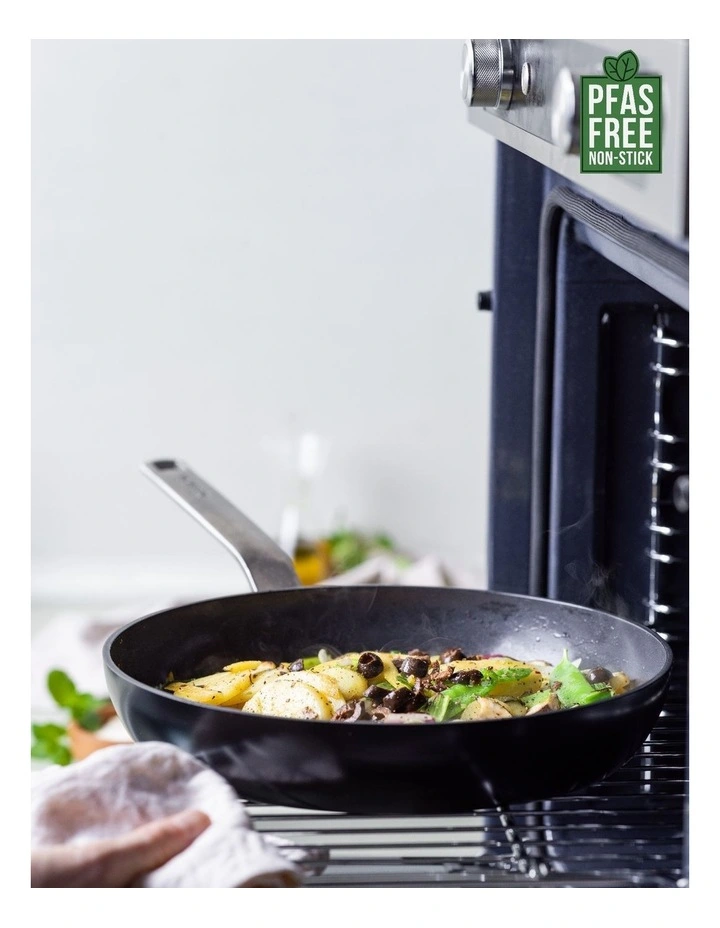 Evolution Frypan 28cm PFAS-free ceramic non-stick  in Black image 2