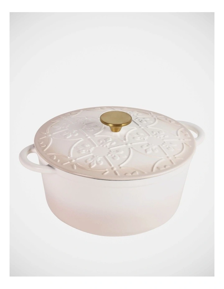 Fleur de Lis Casserole with Lid 26cm 5.0L in Cream image 1