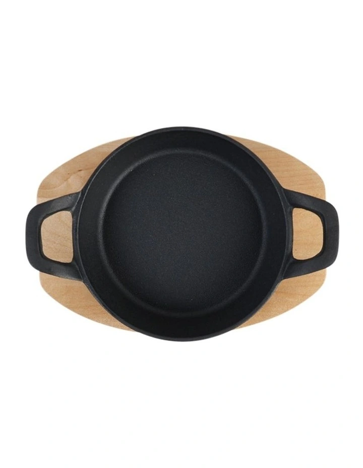 Pre Seasoned Round Pan Black w/Wood Tray image 3