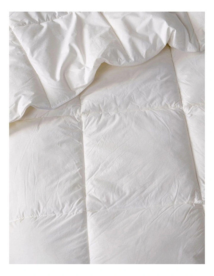 All Seasons Quilt 380 GSM in White image 3