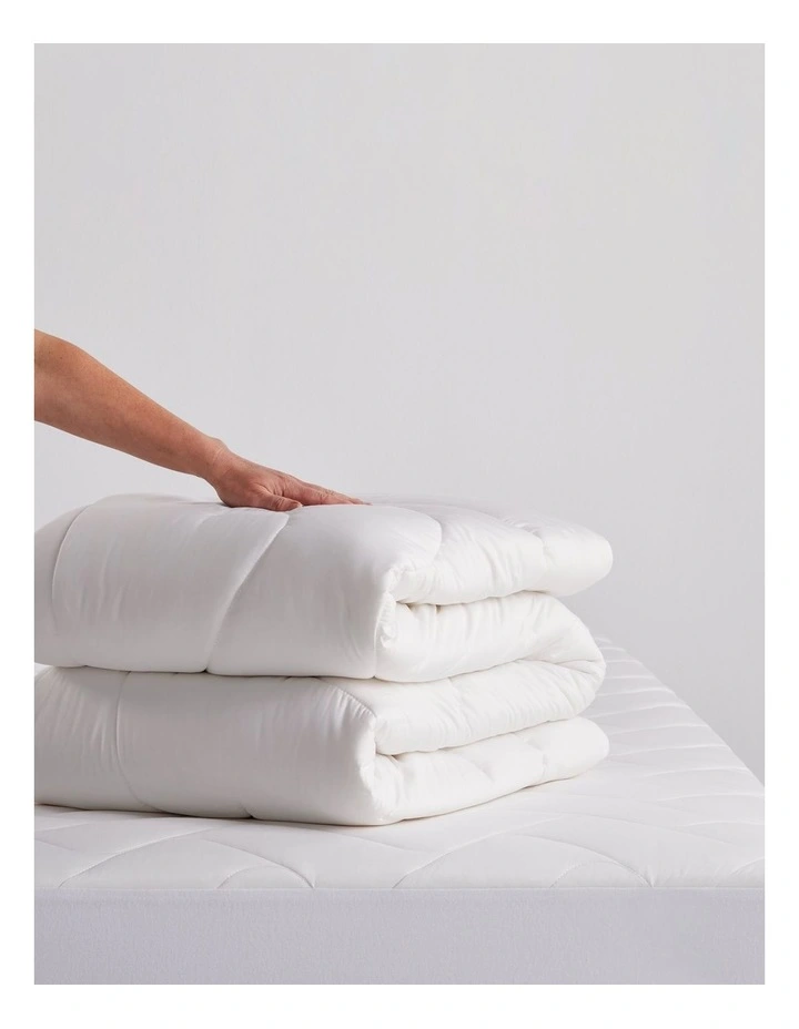 Warm Australian Wool Quilt in White image 3