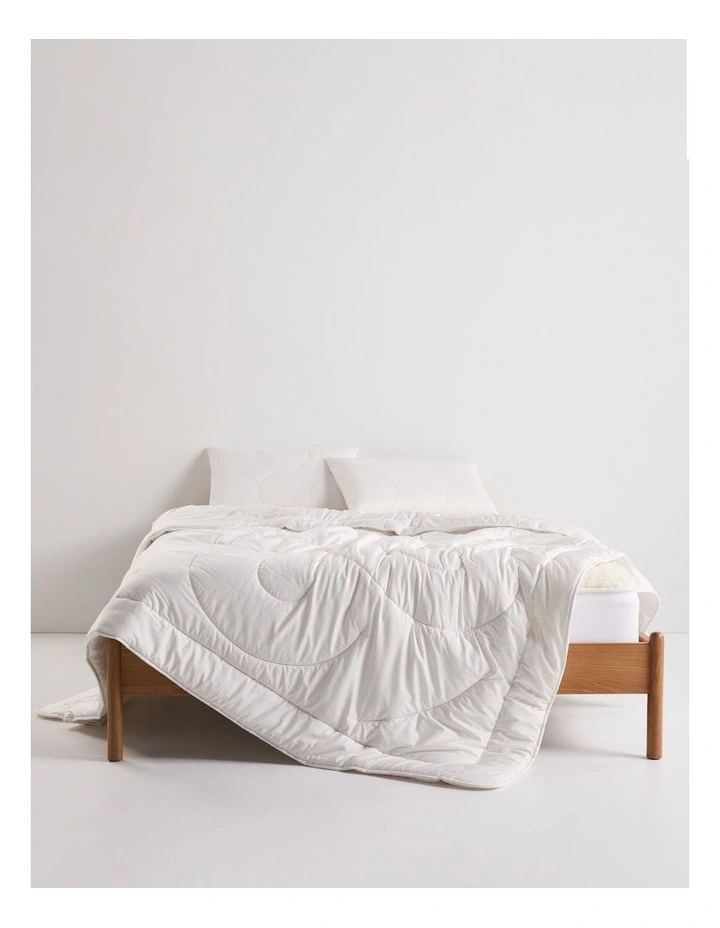 Warm Australian Wool Quilt in White image 4