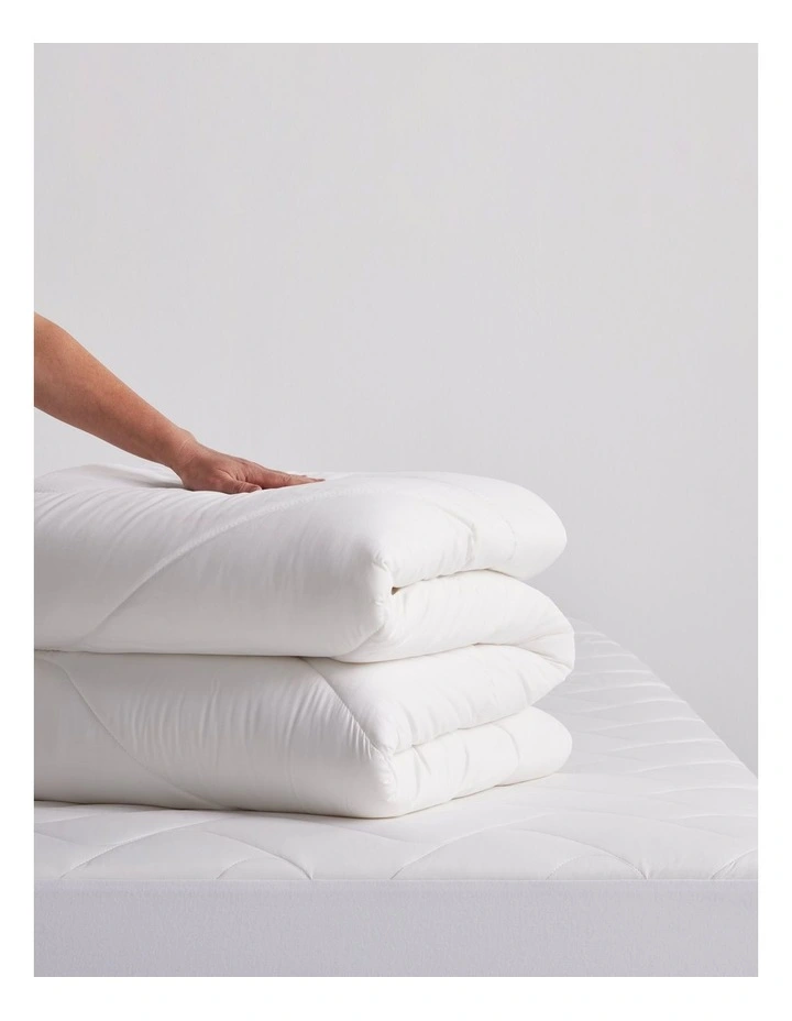 Everyday Australian Wool Quilt in White image 3