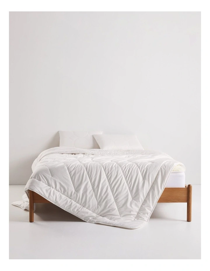 Everyday Australian Wool Quilt in White image 4