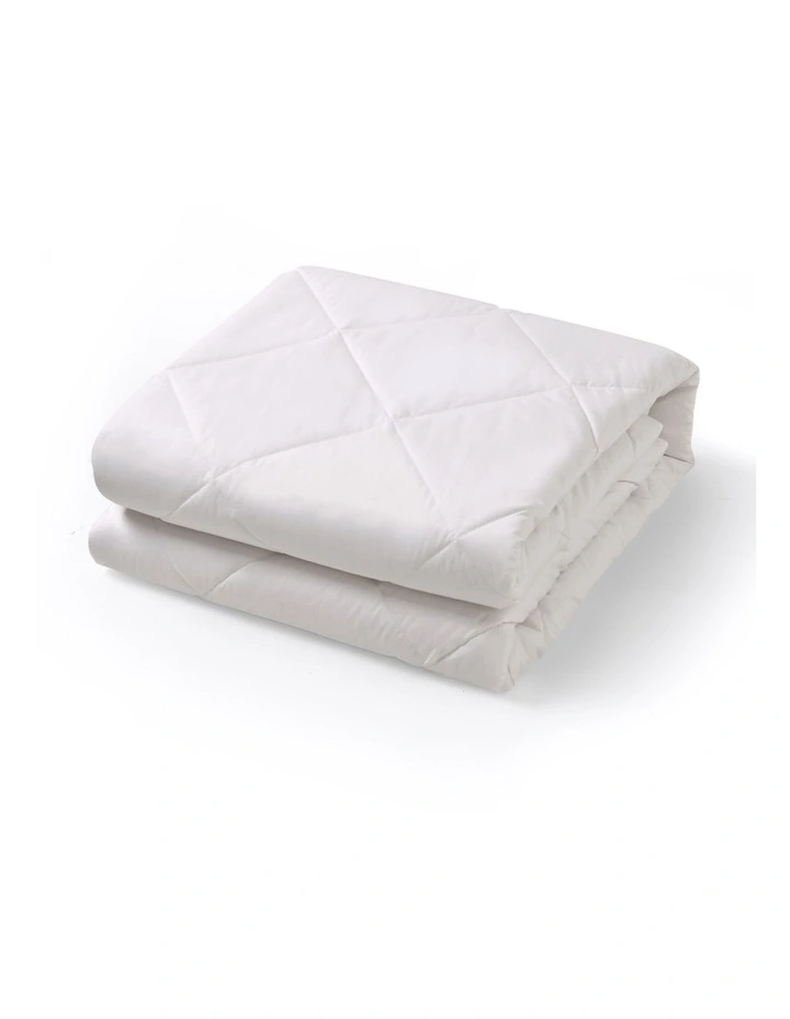 Summer Weight Wool Quilt in White image 4