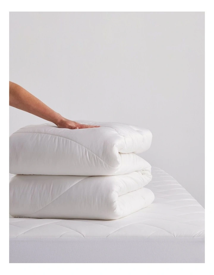 Thermal Australian Wool Quilt in White image 3