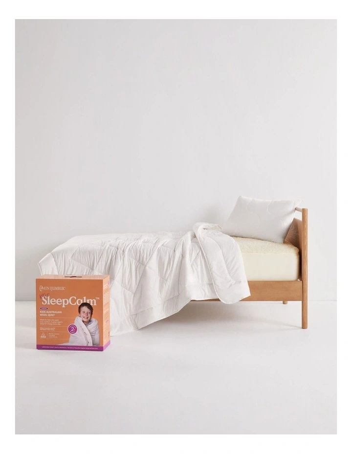 Sleep Calm Everyday Wool Quilt in White image 4