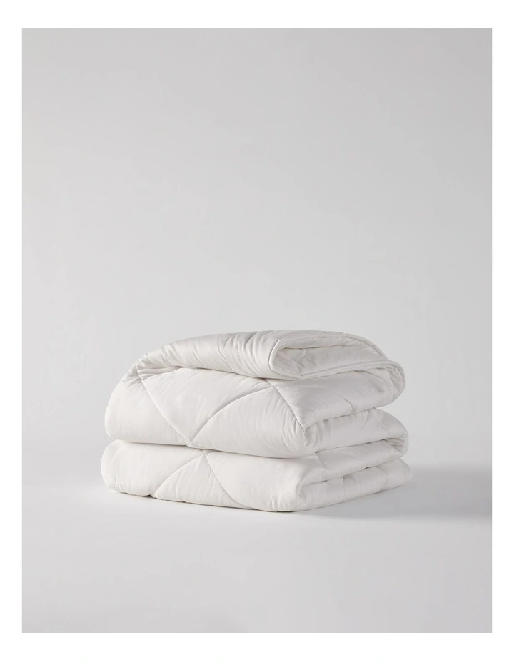Sleep Calm Everyday Wool Quilt in White image 5
