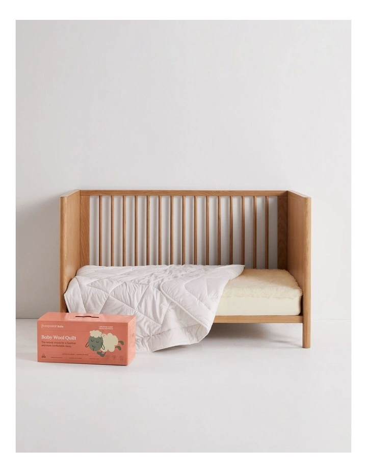Baby Wool Quilt Cot in White image 3